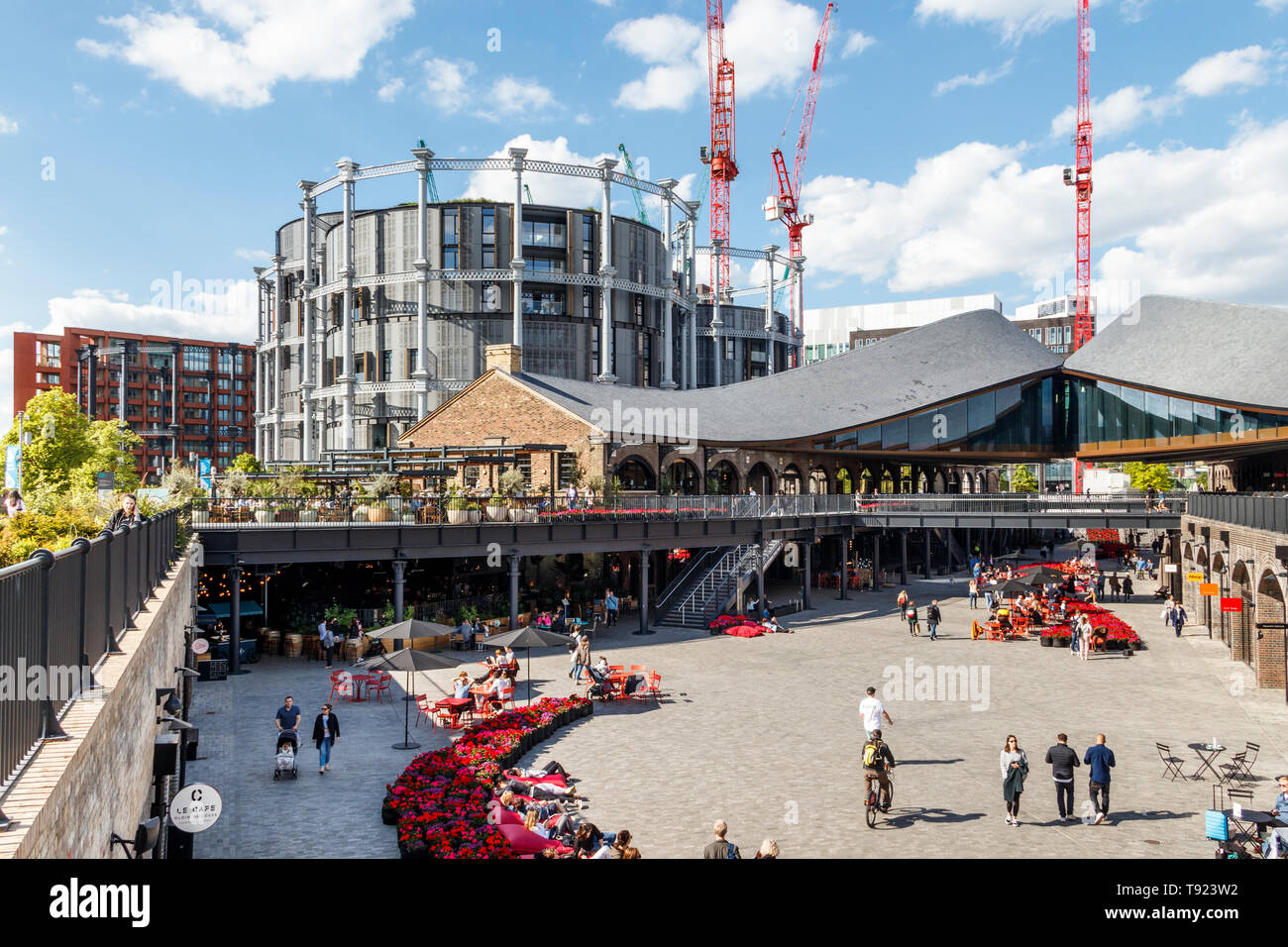 L'ouverture récente de l'espace public à Coal Gouttes Yard, King's Cross, Londres, Royaume-Uni, 2019 Banque D'Images