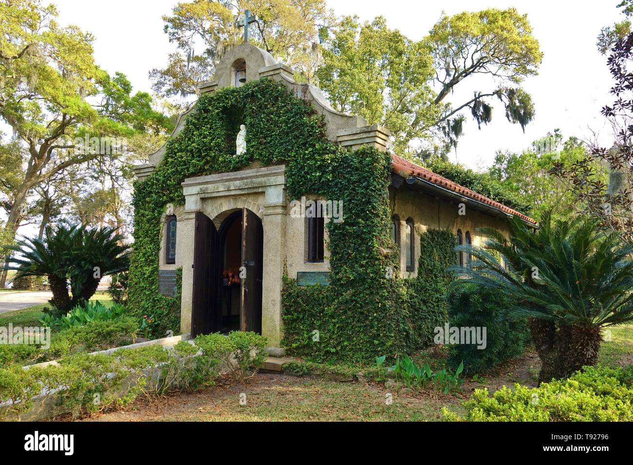 ST Augustine, FL -9 MAR 2019- Vue sur le monument de culte de Notre Dame de la chapelle de la Leche Nombre de Dios de la Mission dans la ville historique de St Augustine, en Floride. Banque D'Images