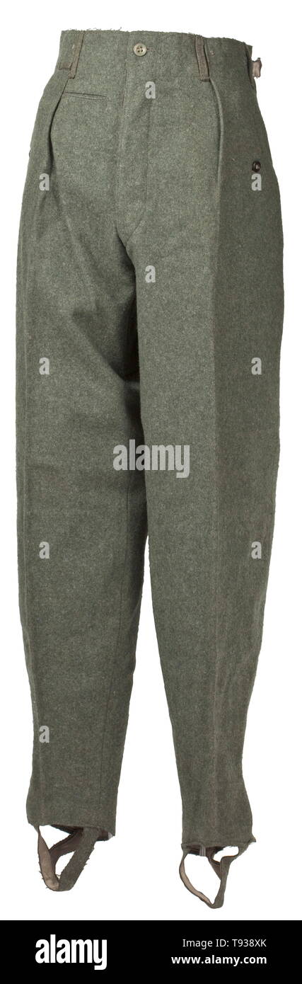 Une paire de pantalons champ M 43 pour le personnel de l'armée depot pièce  par la bouilloire 'Champ' Bader-laine gris foncé avec de la résine  synthétique et champ-gris métal anodisé boutons (domaines