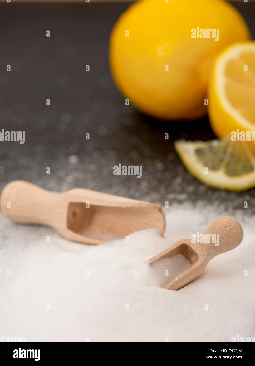 Le bicarbonate de soude (bicarbonate de sodium) et de citron Banque D'Images