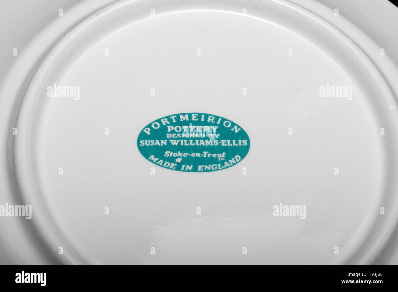 Portmeirion Nom de la plaque : plaque de Portmeirion Date : Event : adresse/lieu : Stoke-on-Trent Portmeirion Pottery a débuté en 1960 lorsque Susan créateur de poterie Banque D'Images