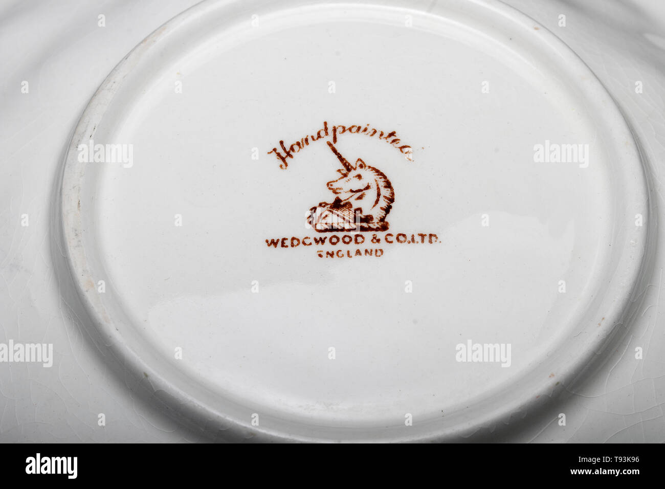 Wedgewood peint à la main peint main dish Nom : Wedgewood lave Date : Event : adresse/lieu : Stoke-on-Trent Josiah Wedgwood and Sons, communément connue sous un Banque D'Images