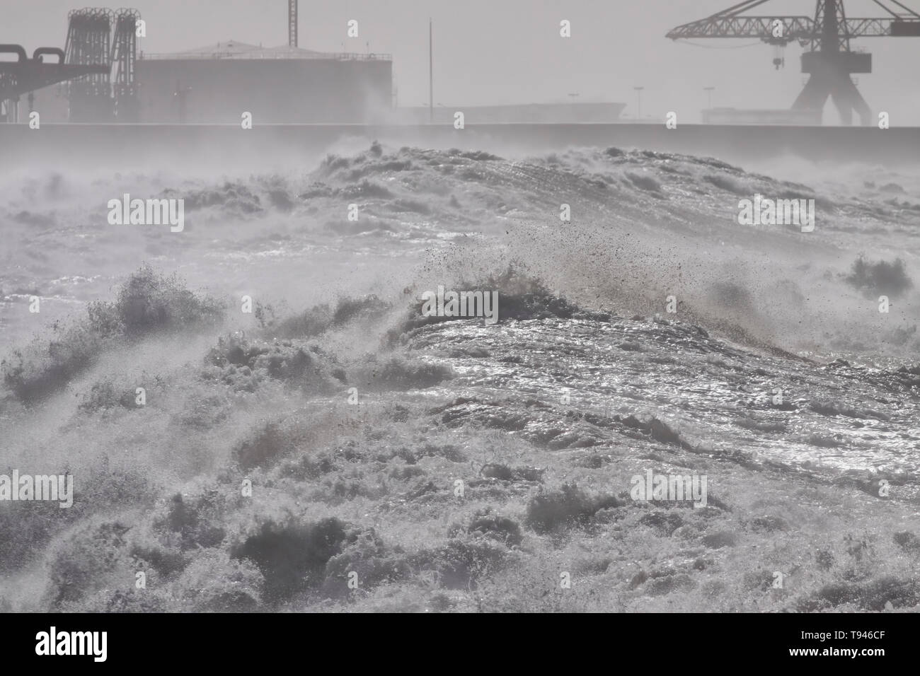 Le Port de Leixoes, nord du Portugal, sous forte tempête Banque D'Images