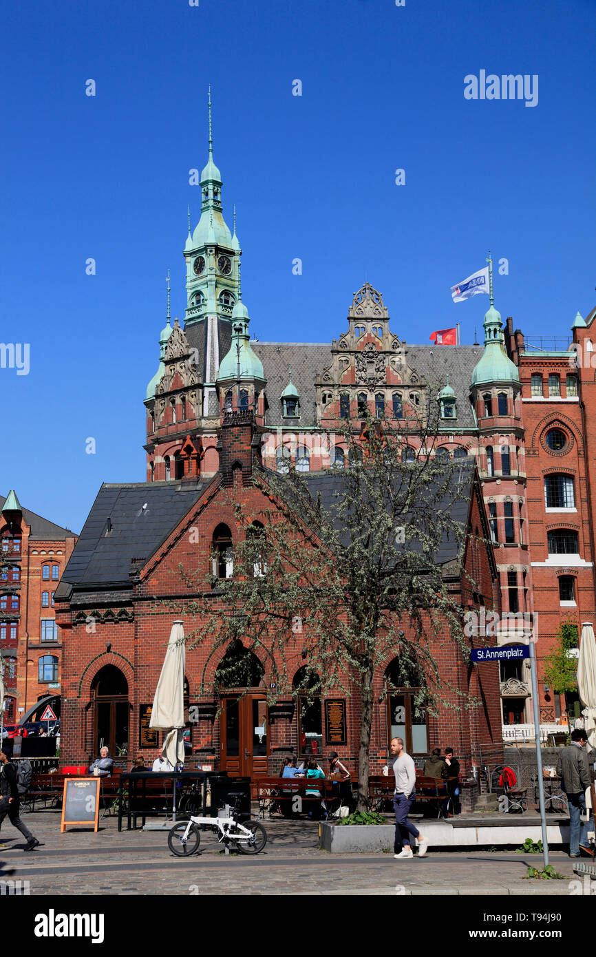 Cafe Fleetschlösschen à St.Annenplatz, Speicherstadt, Hambourg, Allemagne, Europe Banque D'Images