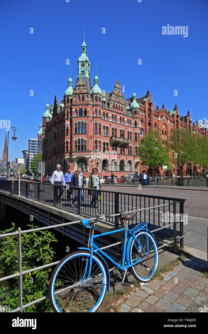 Centre de Hamburger Hafen et Logistik AG, HHLA, Speicherstadt, HafenCity, Hambourg, Allemagne, Europe Banque D'Images