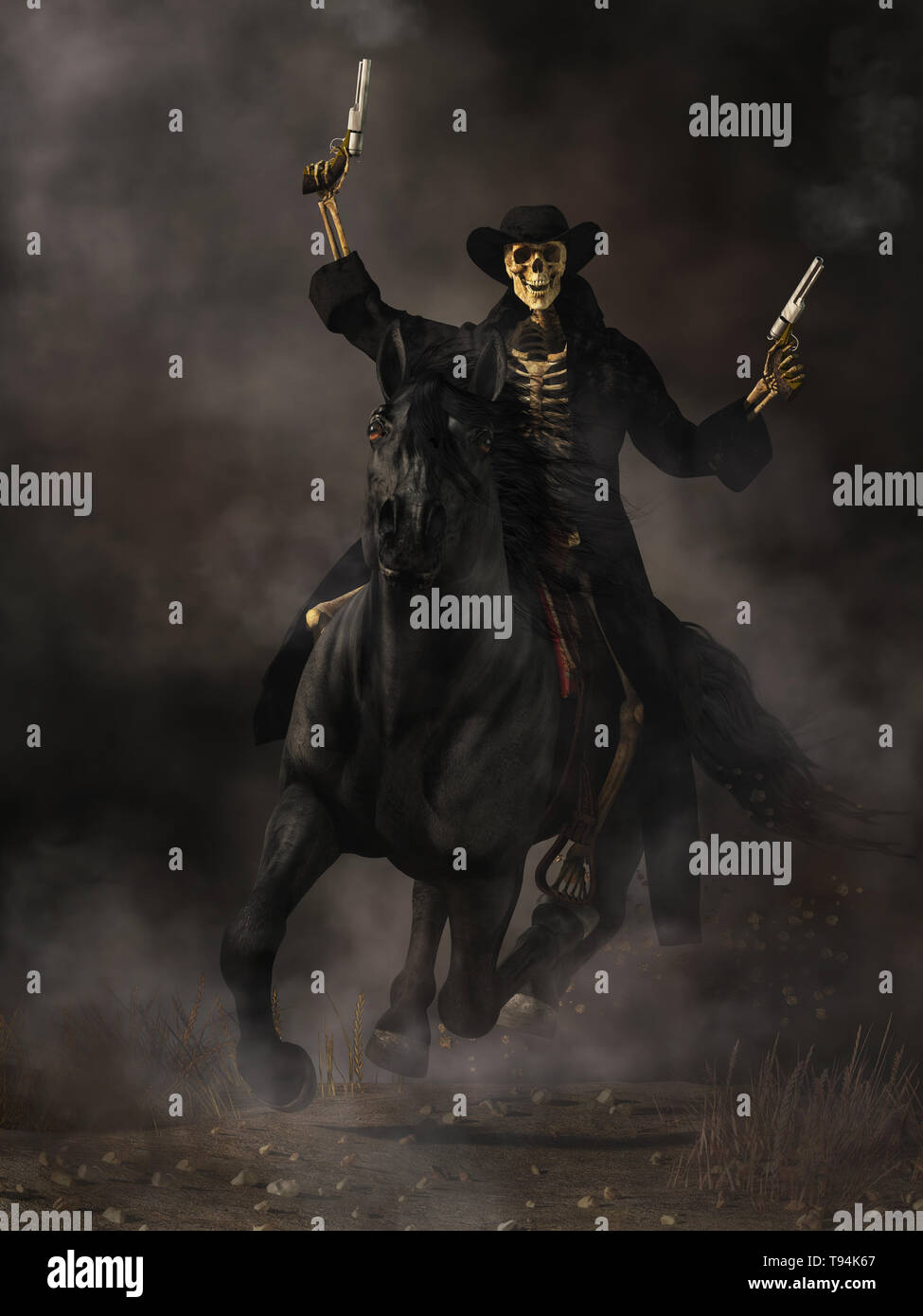 Hors des brumes rides d'une vision de la peur et de la terreur. Un squelette flingueur monte un cheval noir au galop. Banque D'Images