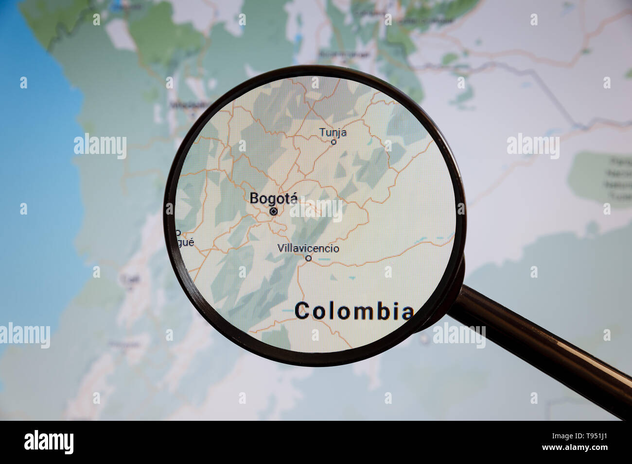 Bogota, Colombie. Une carte politique. La ville sur l'écran à travers une loupe Banque D'Images