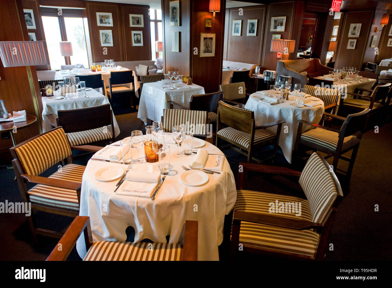 À l'intérieur Restaurant Sunset Tower Hotel sur le Sunset Strip à Los Angeles, CA, USA Banque D'Images