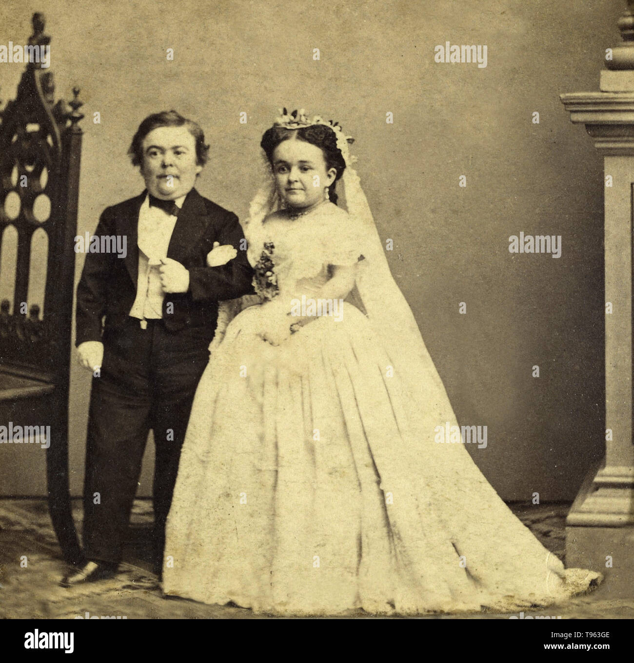 Portrait de mariage de 'Tom Thumb' et Lavinia Warren, 1863. Charles Dauvois (français, actif dans les années 1860). Charles Sherwood Stratton (1838-1883), 'Tom Thumb', était un artiste nain. P.T. Barnum, un parent éloigné, le garçon a appris à chanter, la danse, le mime, et se faire passer pour des gens célèbres. Les jeunes ont pris Barnum Stratton sur un tour d'Europe, faisant de lui une célébrité internationale. Il est plus tard devenu l'associé de Barnum. Banque D'Images