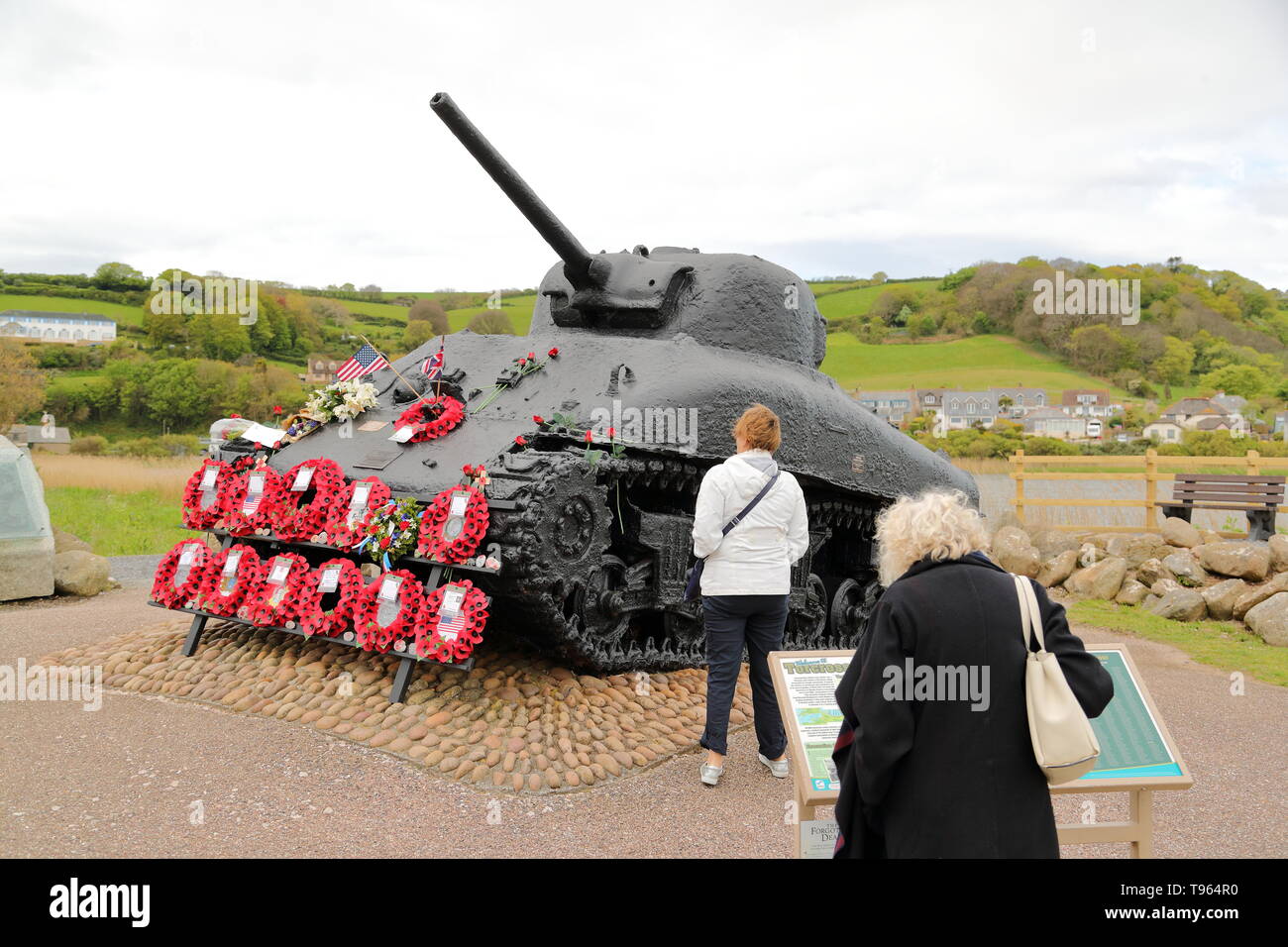 Un char Sherman récupérés de la mer 40 ans après qu'il a coulé au cours d'un exercice voué à l'coûtant des milliers de soldats alliés' vit dans le Devon, UK Banque D'Images