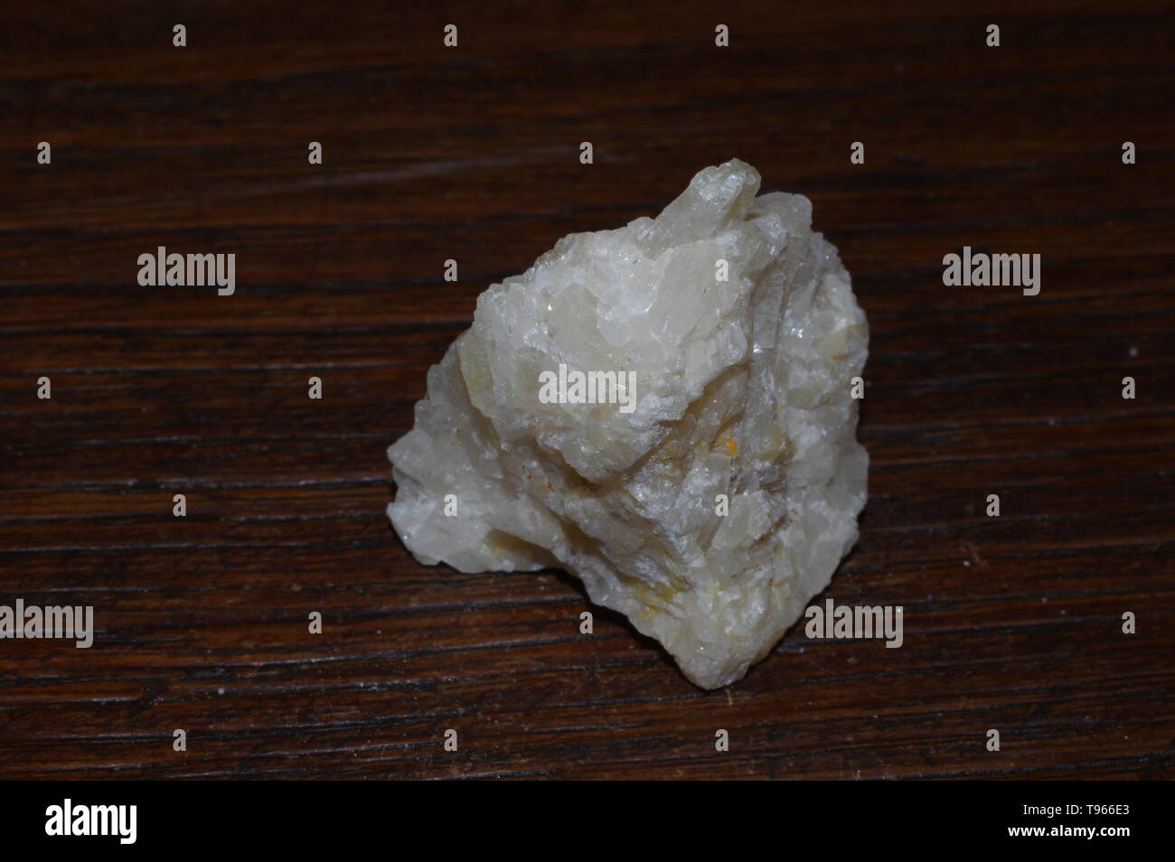 Colémanite rocher de Turquie isolated close-up Banque D'Images