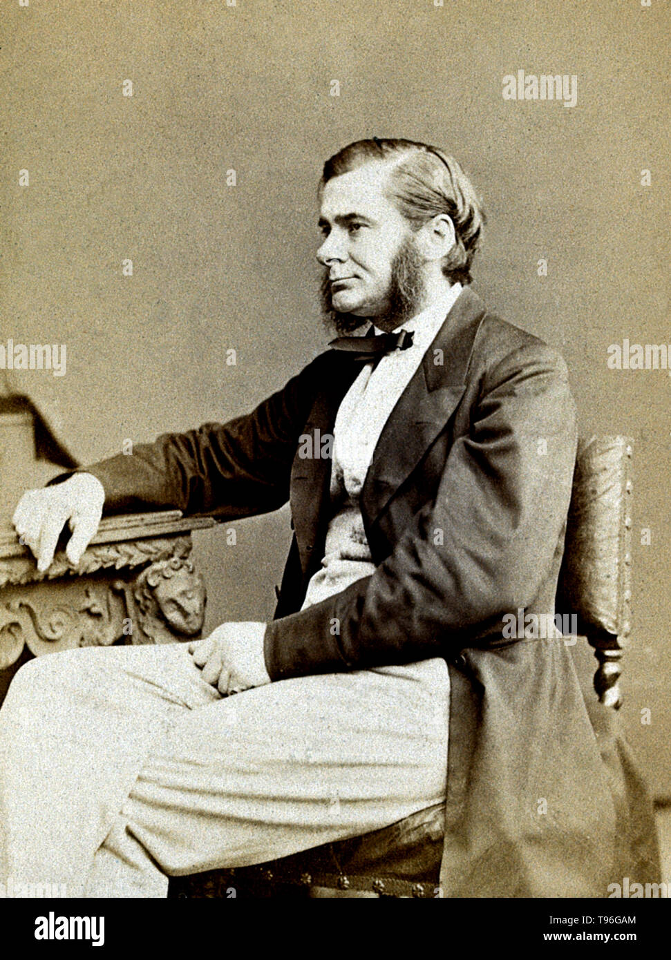 Thomas Henry Huxley (4 mai 1825 - 29 juin 1895) était un biologiste anglais, connu sous le nom de 'Darwin's' pour sa défense de Charles la théorie de l'évolution de Darwin. Huxley's célèbre 1860 Débat avec Samuel Wilberforce a été un moment clé de l'acceptation plus large de l'évolution, et dans sa propre carrière. Huxley a été lente à accepter certaines idées de Darwin, tels que l'étapisme, et était indécis quant à la sélection naturelle, mais malgré cela, il était dans son entier soutien public de Darwin. Banque D'Images