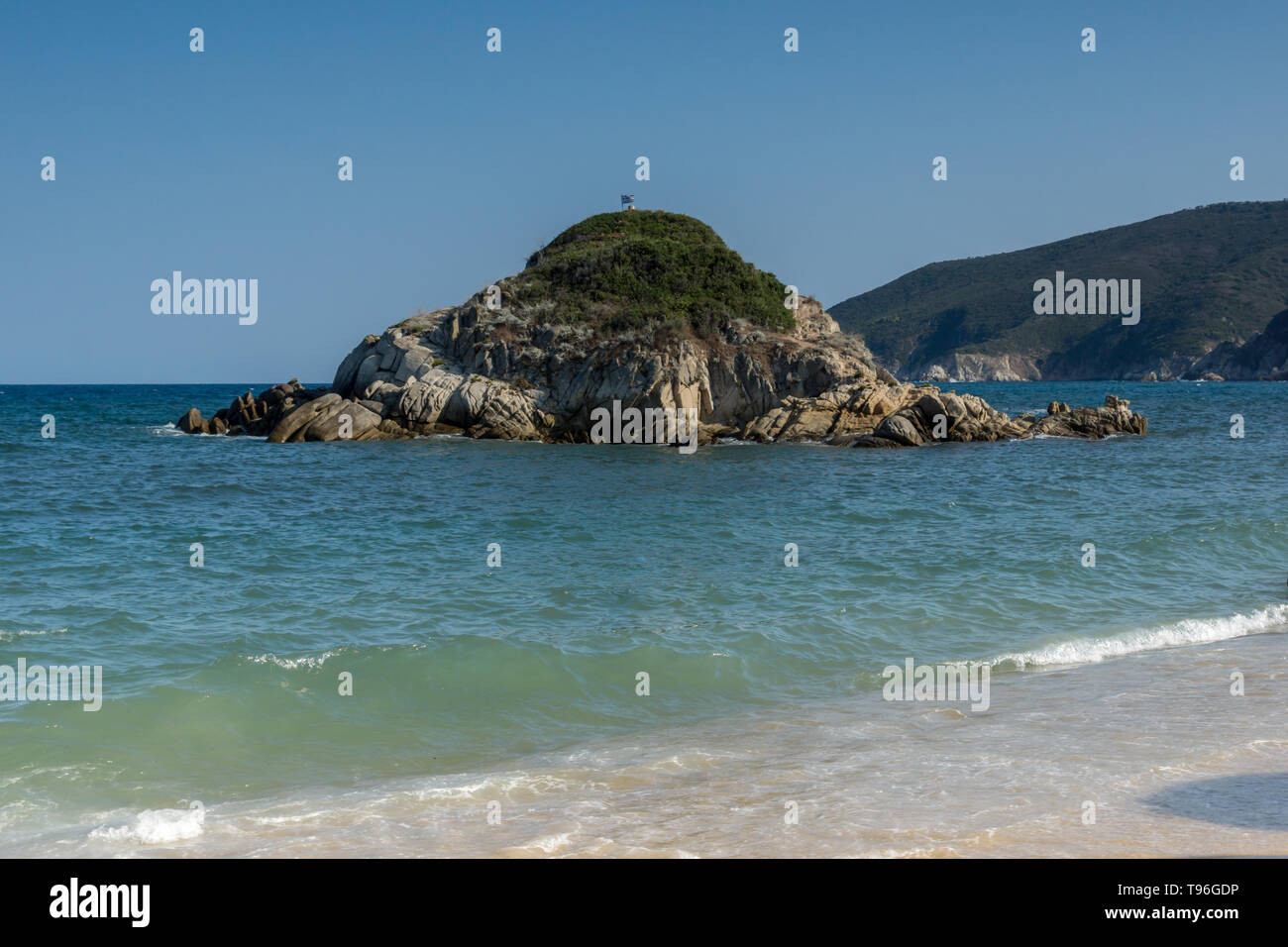 Seascape avec plage de Kalamitsi péninsule Sithonia, Halkidiki, Macédoine Centrale, Grèce Banque D'Images