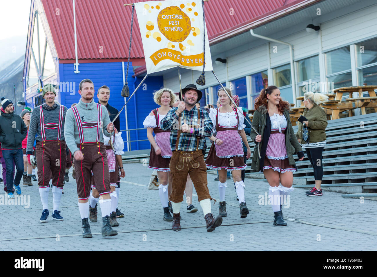 Longyearbyen, la Norvège - le 22 septembre 2016, l'Oktoberfest, la plus septentrionale du monde, Svalbard, Norvège Banque D'Images