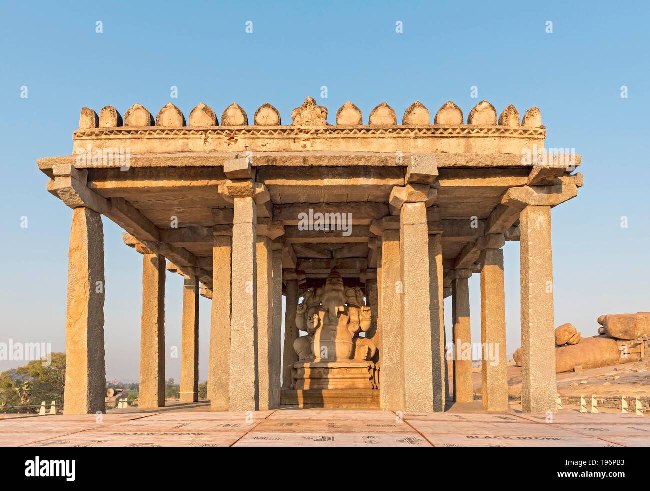 Saasivekaalu Sasivekalu, Temple, Ganesha, Hampi, Inde Banque D'Images