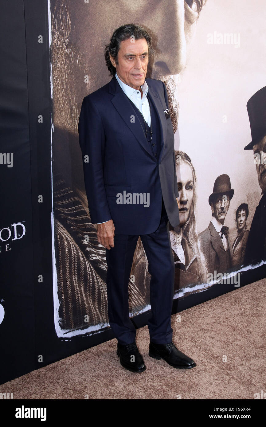 Ian McShane au HBO'S 'Deadwood' La Premiere. La tenue à la coupole de Cinerama à Los Angeles, CA, 14 mai 2019. Photo par : Richard Chavez / PictureLux Banque D'Images