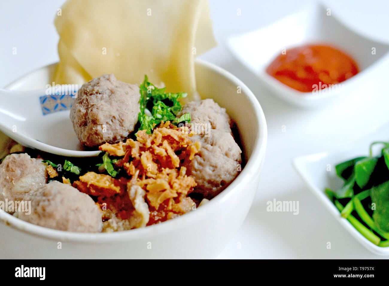 Indonesian Food Meat Ball Balle de boeuf Soupe Baso Bakso Poulet et nouilles Mie Ayam Banque D'Images