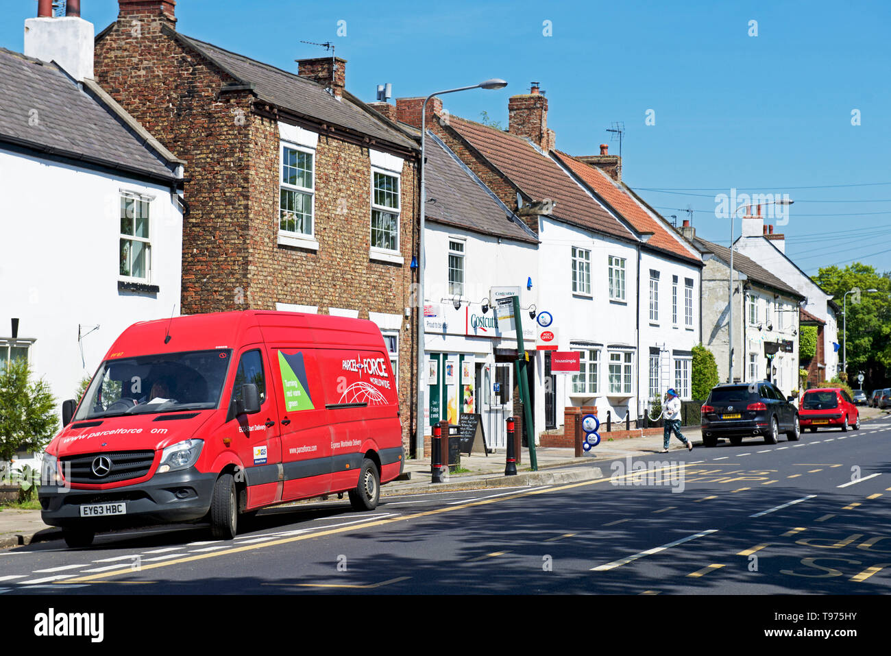 High Street, dans le village de Rawcliffe, East Yorkshire, England UK Banque D'Images