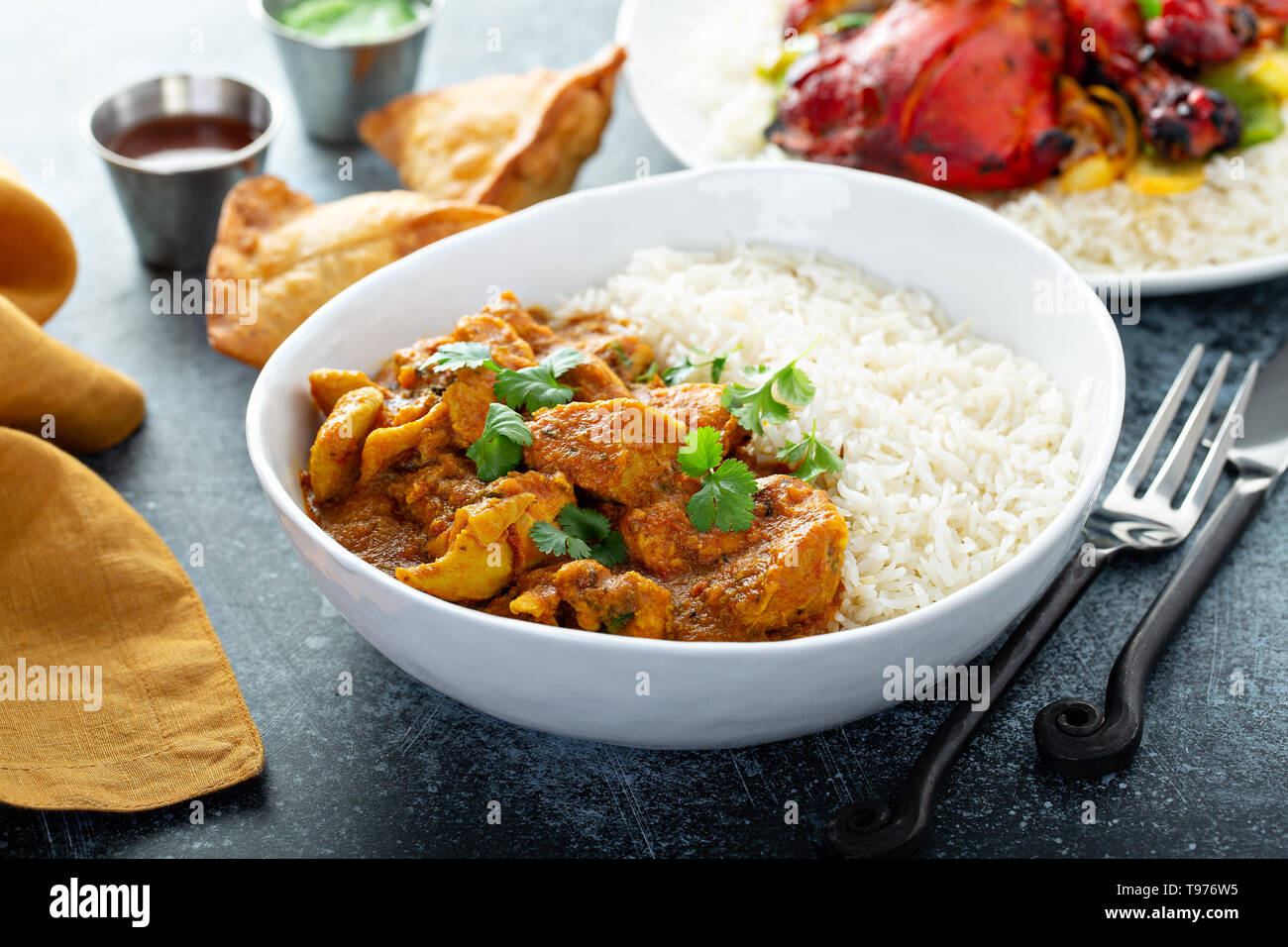 Curry de poulet au riz au jasmin Banque D'Images