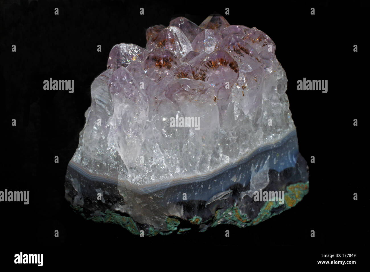 Amethyst Crystal isolés du Brésil, close-up Banque D'Images