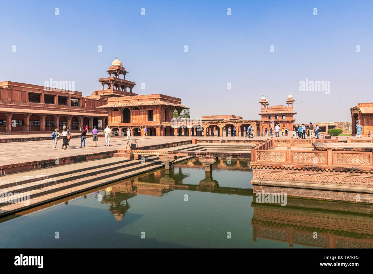 Agra, Inde - 20 novembre 2018 : les touristes visitant Panch Mahal, Palais Royal à Fatehpur Sikri, ville construite par le grand empereur moghol Akbar à la fin du 16e siècle Banque D'Images