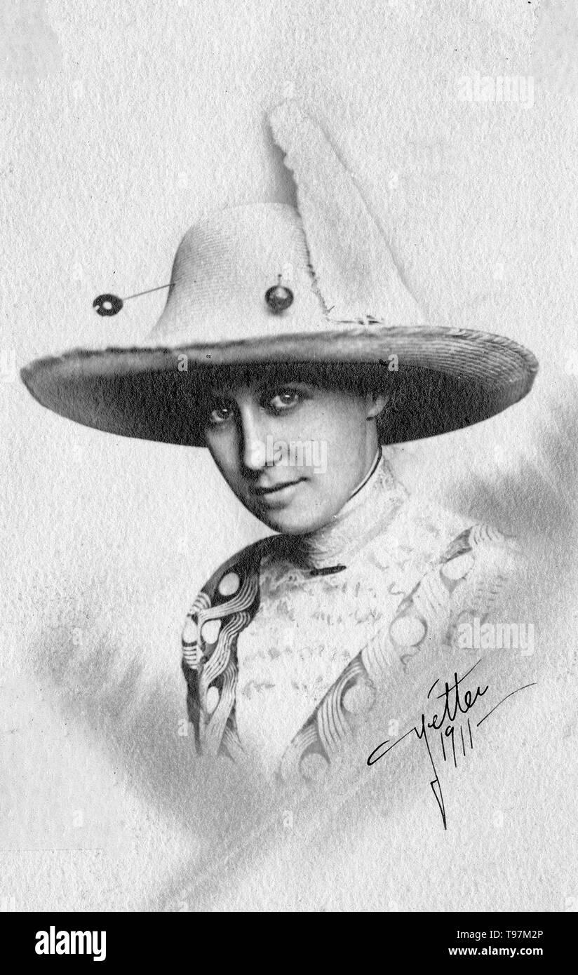 Portrait de Bess Wallace dans un flamboyant Hat 1911 Banque D'Images Portrait de Bess Wallace dans un flamboyant Hat 1911 Banque D'Images