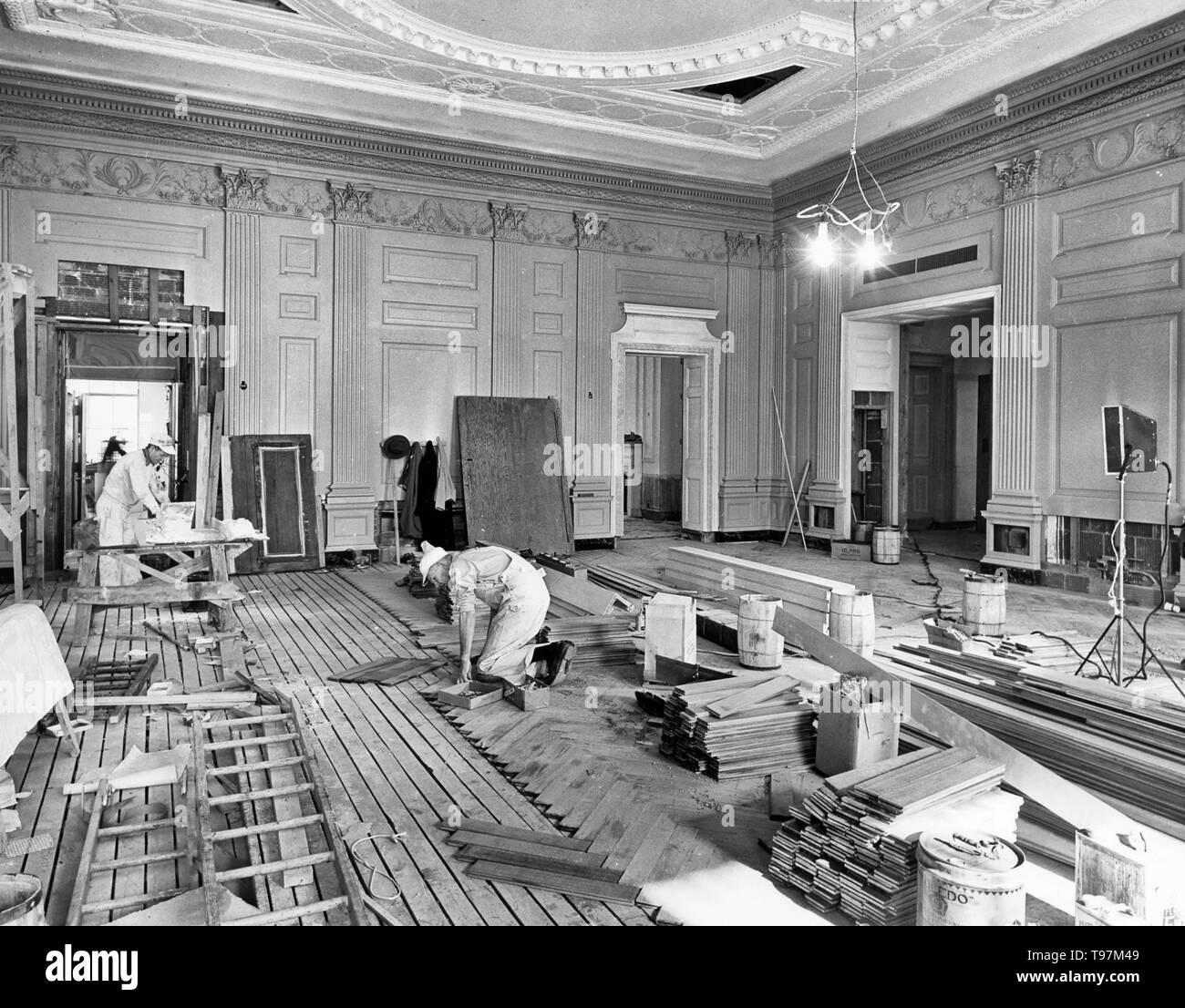 Vue nord-est de la salle à manger d'État au cours de la rénovation de la Maison Blanche, 01/23/1952 Banque D'Images