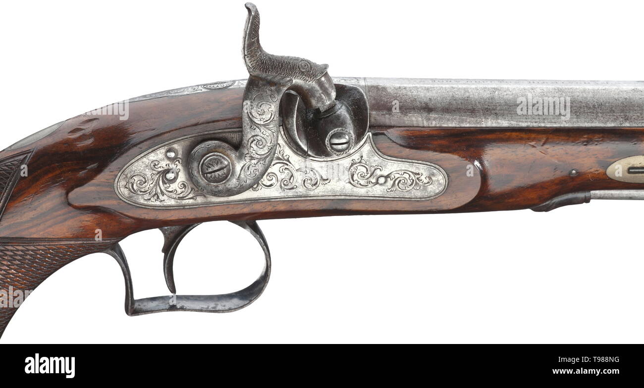 Une paire de pistolets à percussion avec tubage, un présent à l'agent John Boulton, Birmingham, 1839 Canon rayé avec tops aplati en calibre 12,5 mm, les alésages avec bon groove/profil des terres, gravé et décoré avec des incrustations d'or sur la bande de la chambre, le canon tops avec le nom du propriétaire. Serrures de percussion gravée avec de fines feuilles de défilement. Grain fin avec des stocks magnifiquement noyer reste de bleuissage et d''un mobilier en fer gravé. Ramrods articulée. Longueur 24,5 cm. Dans légèrement défraîchi et frotté, doublée de velours violet ma 19ème siècle, Additional-Rights Clearance-Info-Not-Available- Banque D'Images