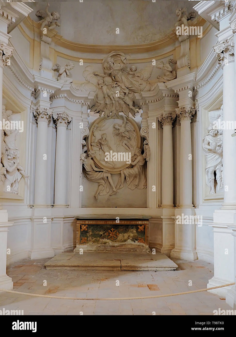 Todi Ombrie Italie. Église de San Fortunato, de l'intérieur la chapelle de la "antissima Annunziata' également connu sous le nom de "Cappella degli stuccchi'. Dans Banque D'Images