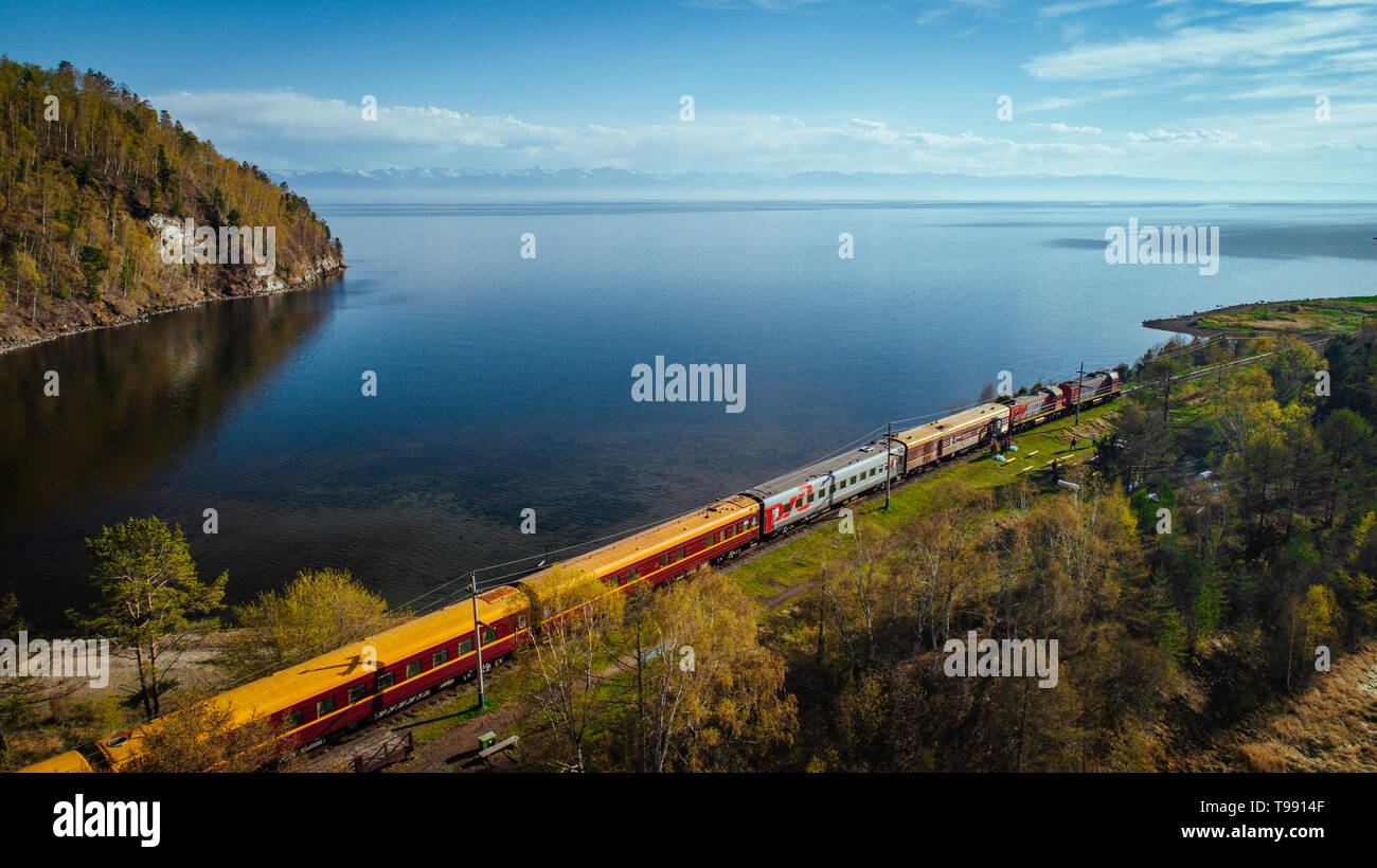 Chemin de fer transsibérien, au Lac Baikal, Sibérie, Russie Banque D'Images