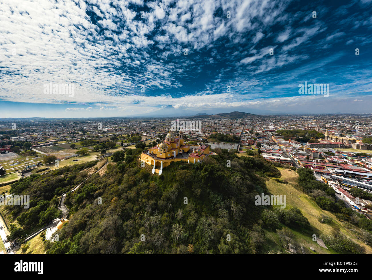 La grande pyramide de Cholula est la plus grande pyramide de Cholula, le monde de Rivadavia, Puebla, Mexique Banque D'Images