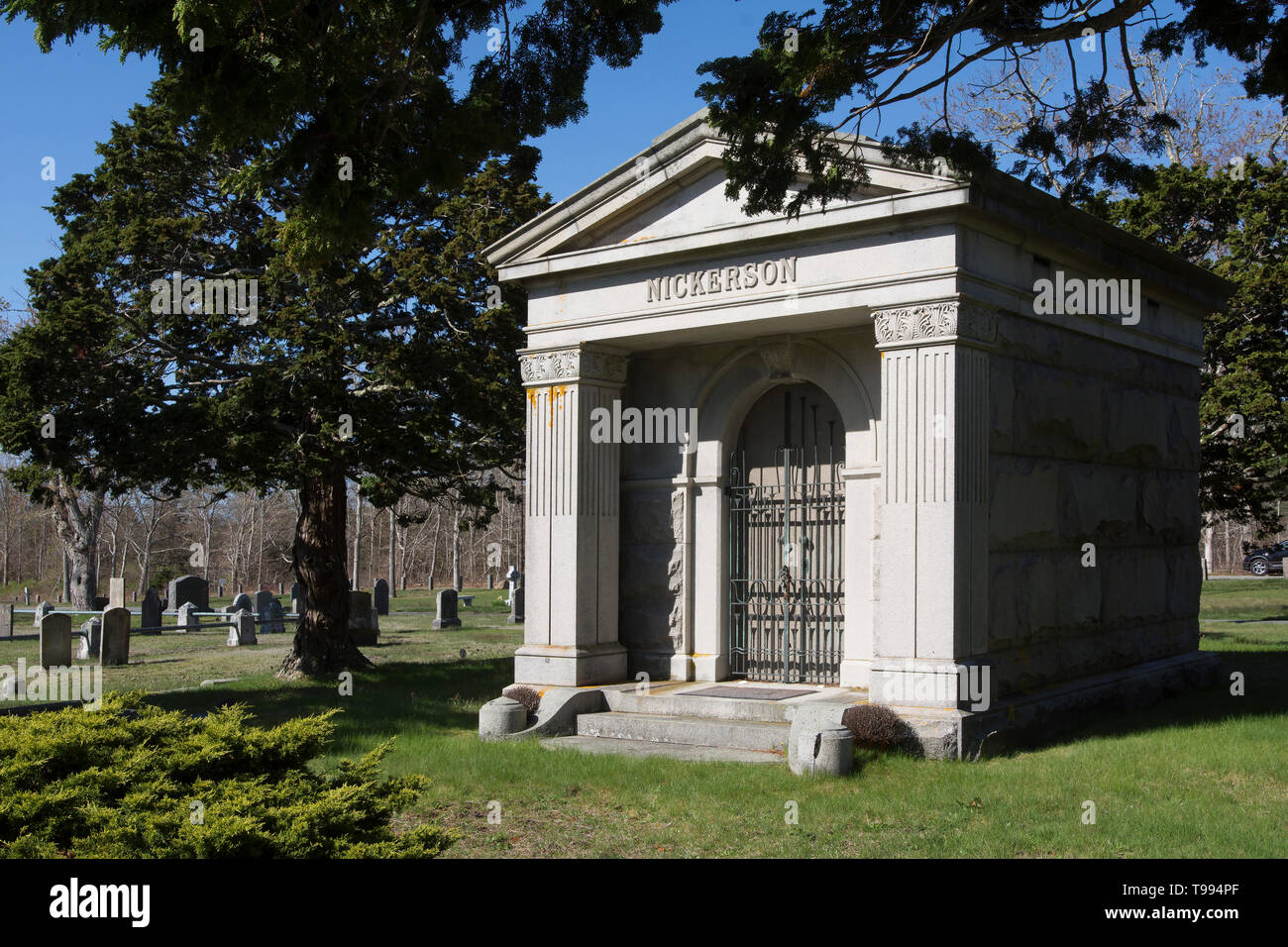Le mausolée de la famille Nickerson dans un cimetière historique dans la région de Brewster, Massachusetts, USA Banque D'Images