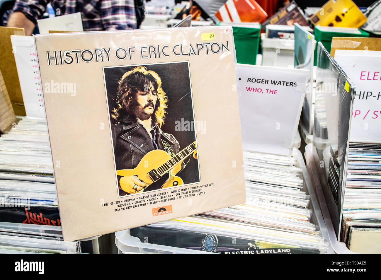 Nadarzyn, Pologne, le 11 mai 2019 Eric Clapton album vinyle sur l'affichage pour la vente, vinyle, CD, album, Rock, guitariste rock anglais, collection de vinyls Banque D'Images