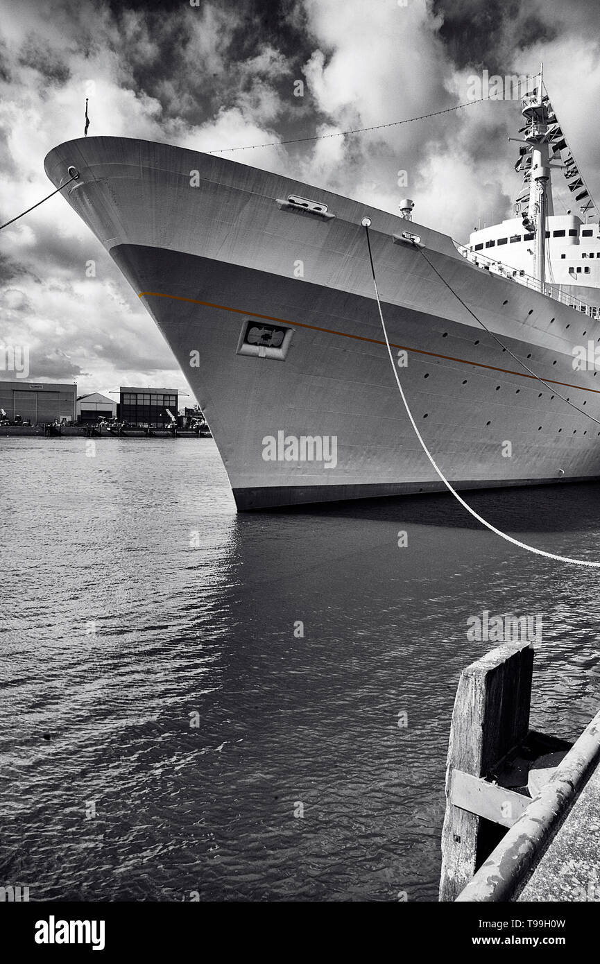 Bateau de croisière le SS Rotterdam amarré au port de Rotterdam Banque D'Images
