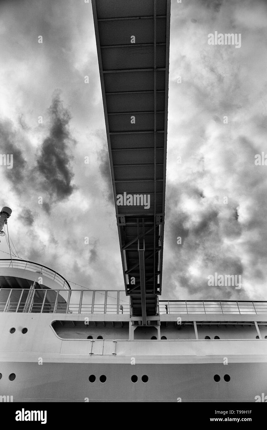 Bateau de croisière le SS Rotterdam amarré au port de Rotterdam Banque D'Images