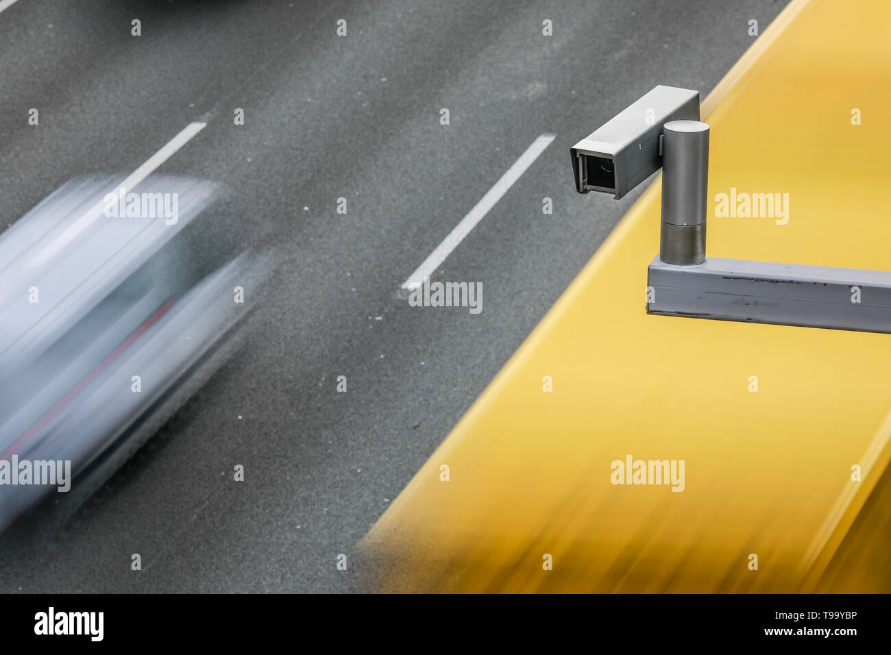 Caméra de surveillance du trafic Banque de photographies et d'images à  haute résolution - Alamy