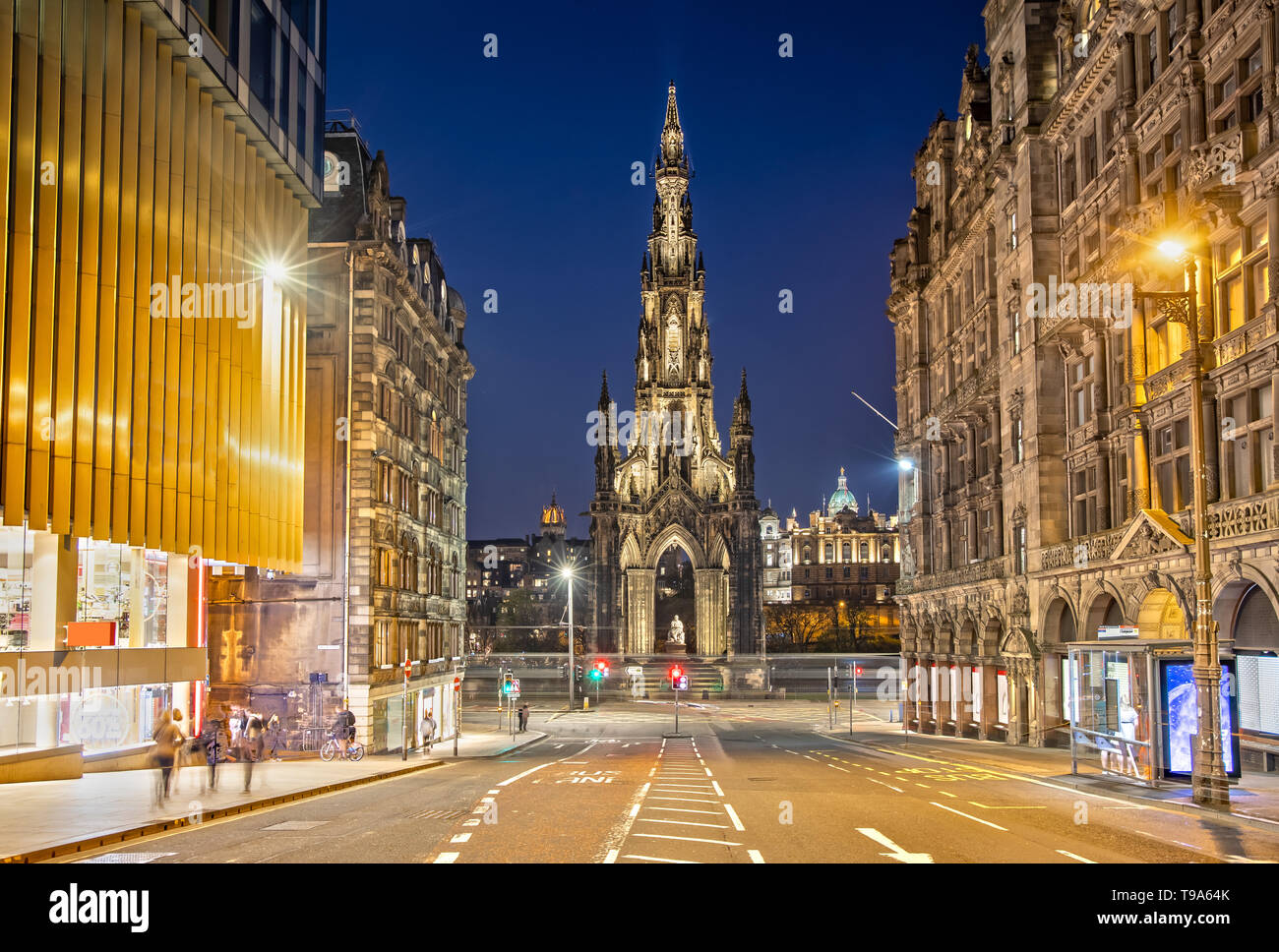 Le Scott Monument à Édimbourg, Écosse la nuit Banque D'Images