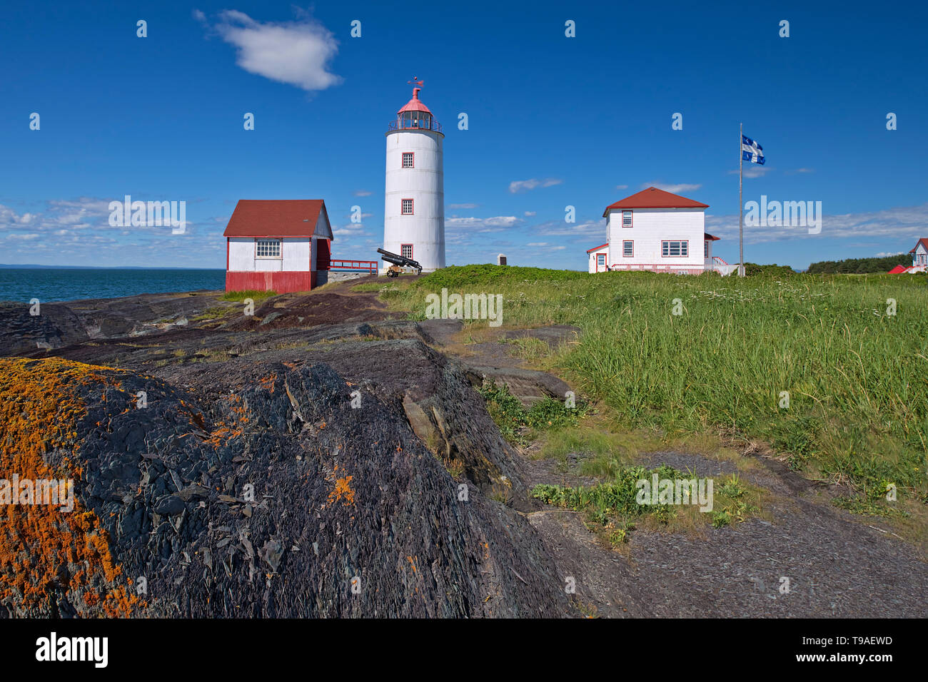 Île-Verte Le phare sur l'île de l'Île-Verte. Plus ancien phare sur le fleuve Saint-Laurent et le troisième plus ancien au Canada Île-Verte du lieu historique national du Phare Québec Canada Banque D'Images