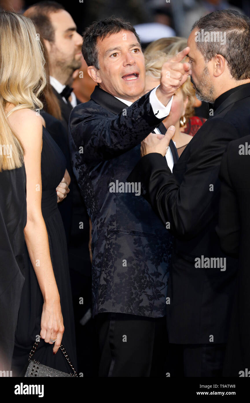 Cannes, France. 17 mai, 2019. Antonio Banderas participant à la "douleur et Gloire/Dolor y gloria/Leid und Herrlichkeit' premiere pendant le 72e Festival du Film de Cannes au Palais des Festivals le 17 mai 2019 à Cannes, France Crédit : Geisler-Fotopress GmbH/Alamy Live News Banque D'Images