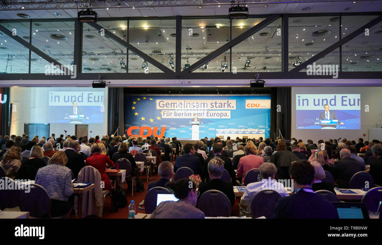 Berlin, Allemagne. 18 mai, 2019. Les délégués de la conférence de l'État partie de la CDU berlinoise sont assis dans l'Estrel Hotel. Credit : Annette Riedl/dpa/Alamy Live News Banque D'Images