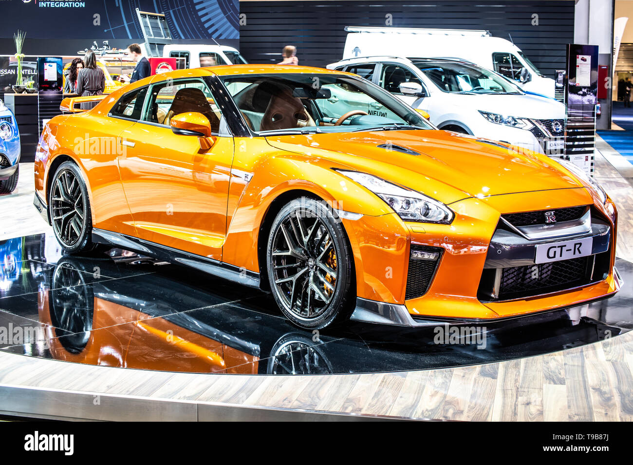 Bruxelles, Belgique, Jan 18, 2019 : orange métallisé Nissan GT-R au Salon de l'Automobile de Bruxelles, lifting, 2 portes, 2 +2 véhicule haute performance produit par Nissan Banque D'Images
