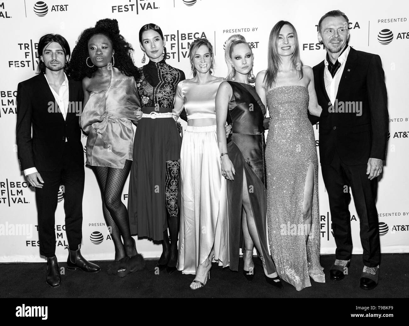 New York, NY - 28 Avril 2019 : Jacob Loeb, Nana le Ghana, Tao Okamoto, Daisy évêque, Juno Temple, Katharine O'Brien et Simon Pegg assister à la Trans Banque D'Images
