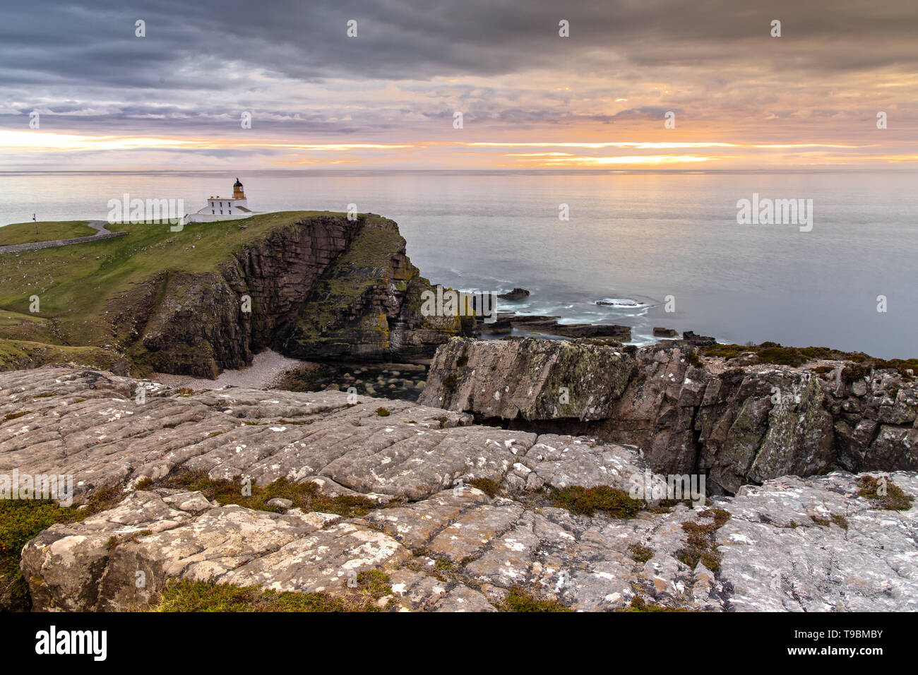 Coucher de soleil sur le phare de Stoer en Ecosse Banque D'Images