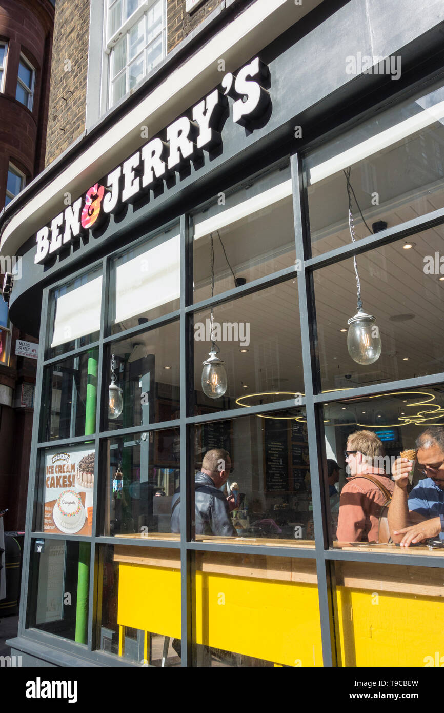 Ben & Jerry's Ice Cream Parlour sur Wardour Street, Soho, London, UK Banque D'Images