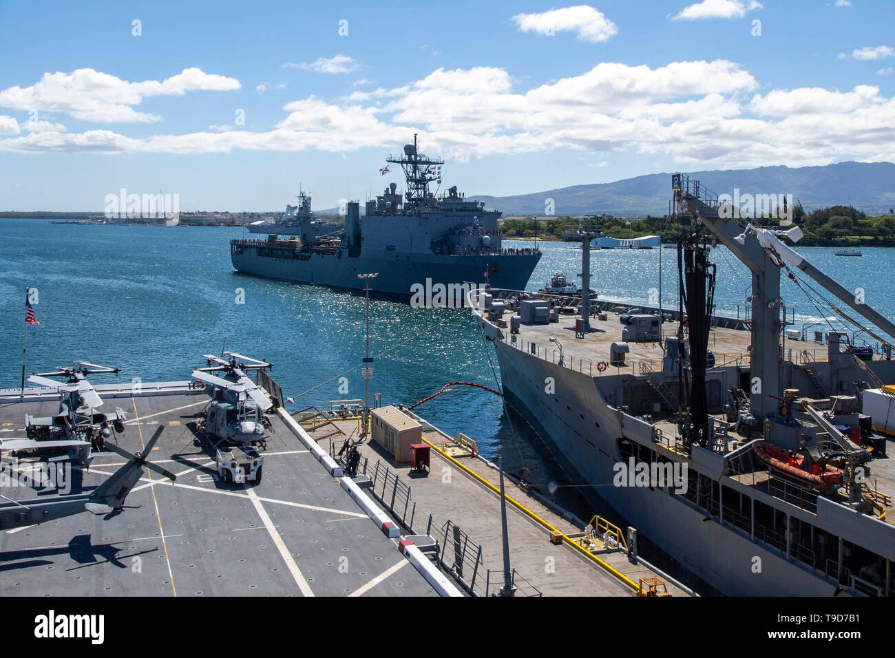 190516-N-NB544-1044 de l'OCÉAN PACIFIQUE (16 mai 2019) La classe de Harpers Ferry quai de débarquement amphibie USS Harpers Ferry (LSD 49) quitte le port de perle. Marins et soldats du boxeur groupe amphibie (ARG) et 11e Marine Expeditionary Unit (MEU) sont entrepris sur l'USS Harpers Ferry sur un déploiement régulièrement prévues. (U.S. Photo par marine Spécialiste de la communication de masse 2e classe Kyle Carlstrom) Banque D'Images