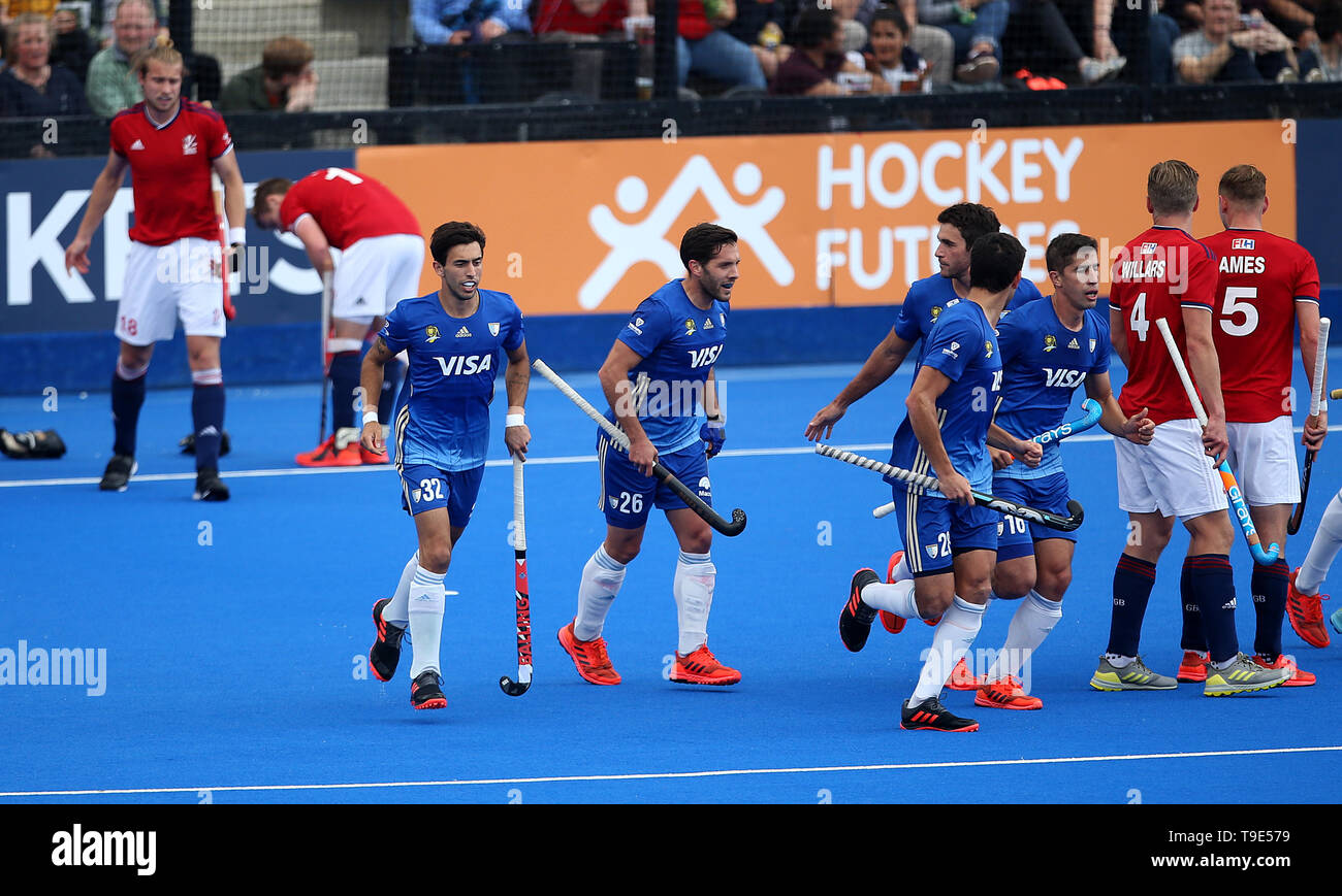 Martin Ferreiro, de l'Argentine, célèbre le premier but de sa partie dans le cadre du match de la FIH Pro League au Lee Valley Hockey and tennis Centre, Londres. Banque D'Images