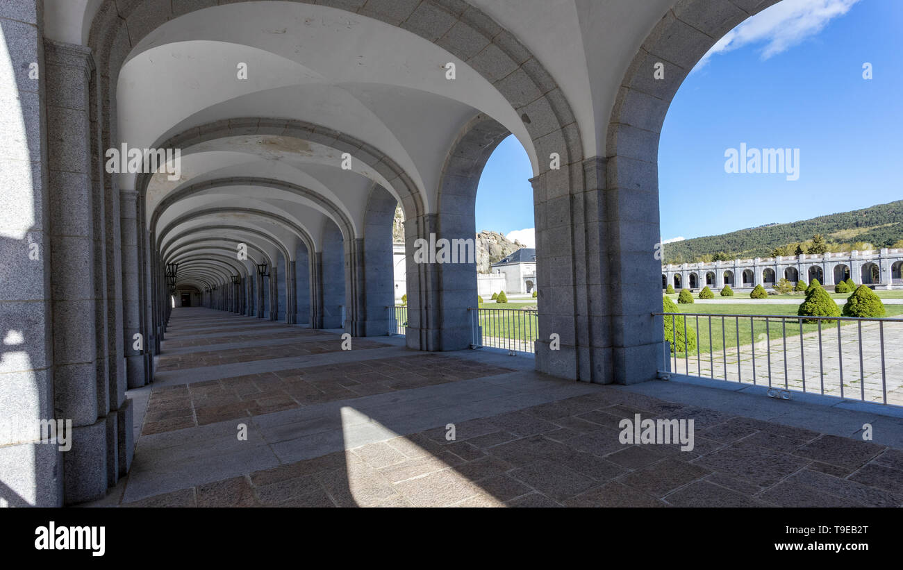 L'Abbaye de Sainte Croix de la vallée de l'falen Banque D'Images