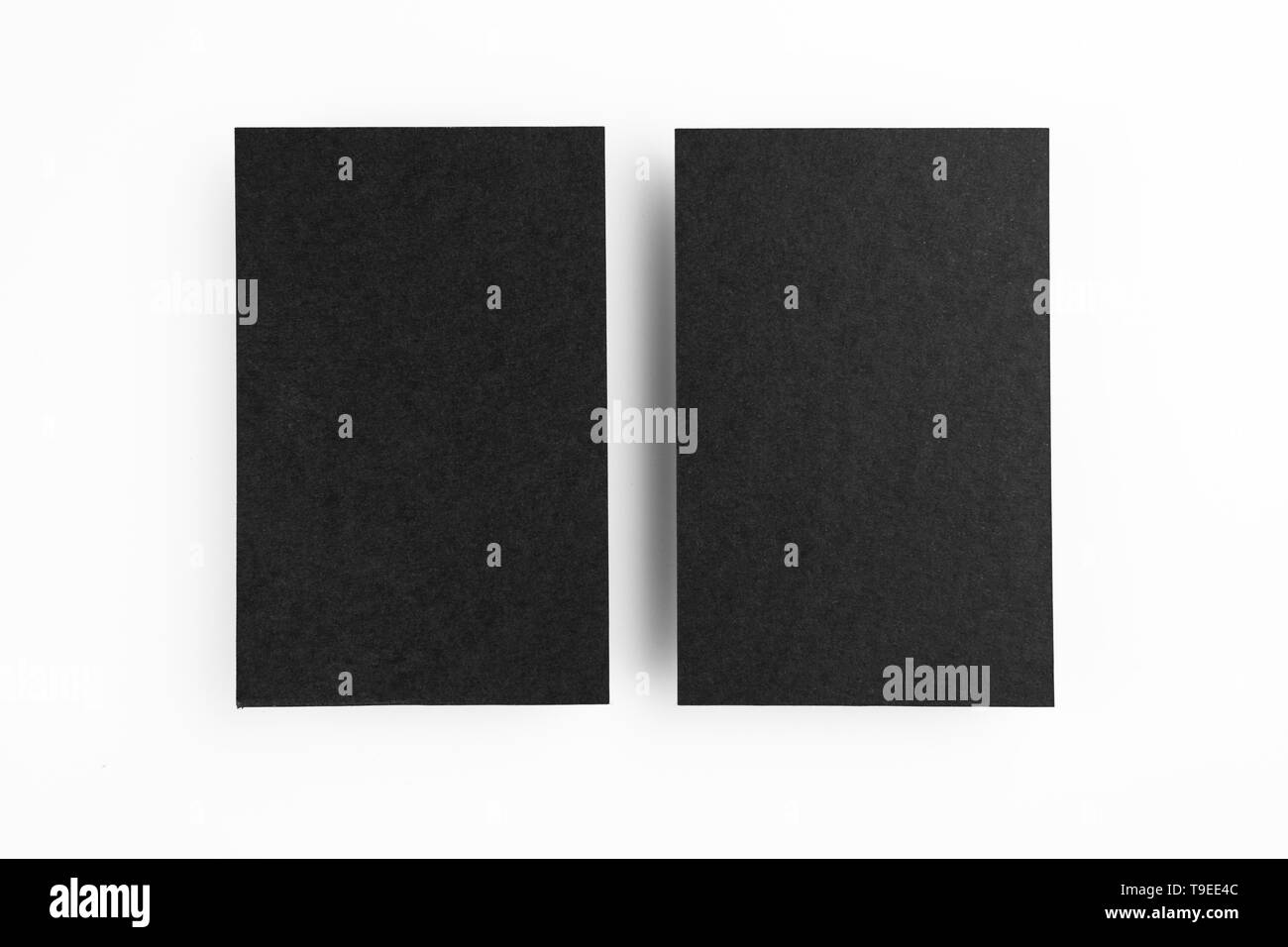 Cartes d'affaires en blanc sur un fond blanc, l'identité de l'entreprise, conception de modèles, de style de l'entreprise Banque D'Images