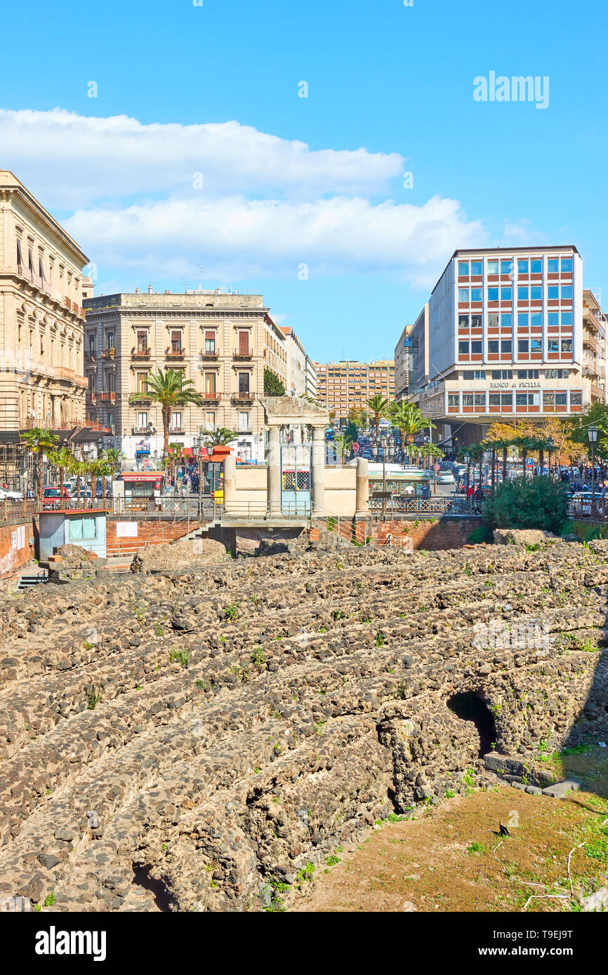 Catane, Italie - 15 mars 2019 - Amphithéâtre romain à Catane, Sicile - Cityscape Banque D'Images