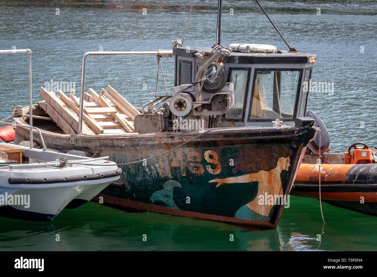 Chalutiers à perche et des bateaux de pêche à Brixham Harbour et Quayside,Angleterre,Torbay.Devon Banque D'Images